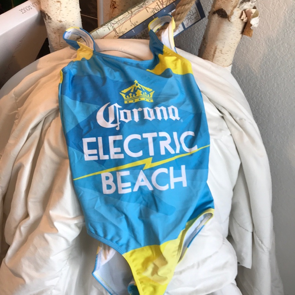 Sexy fitting Corona Swimsuit